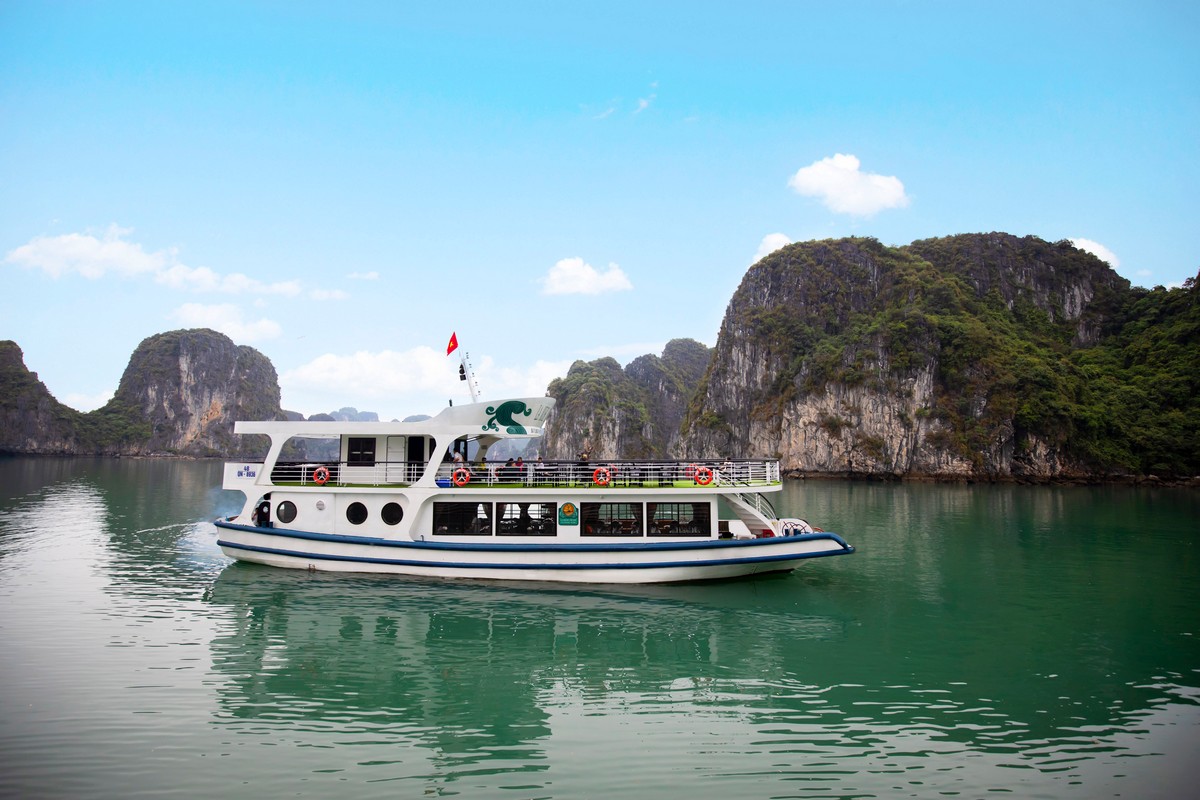 La Muse Day Cruise Halong Bay – Halong Bay - Bai Tu Long Bay – Vietnam Xin Chao